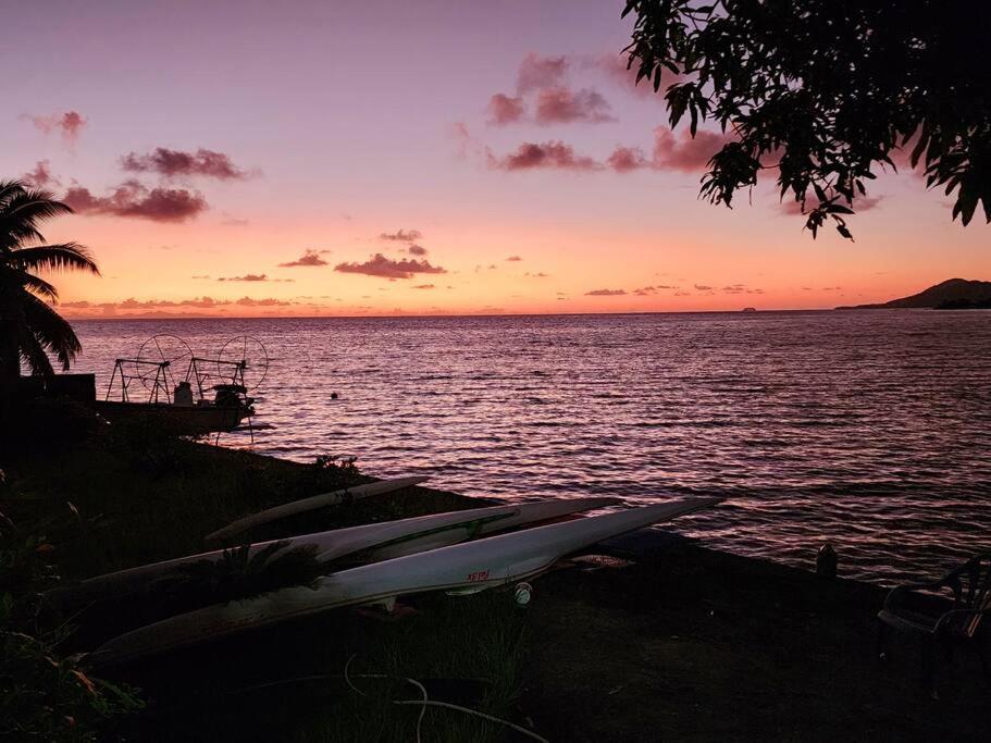 Duplex En Bord De Mer Fare Tahitea Pension Taputapuapea Luaran gambar