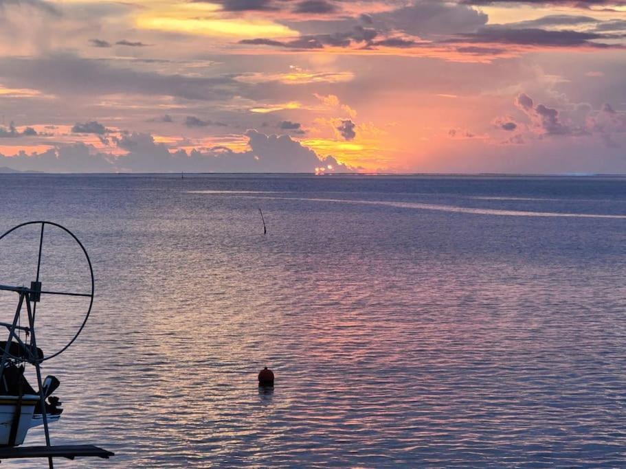 Duplex En Bord De Mer Fare Tahitea Pension Taputapuapea Luaran gambar